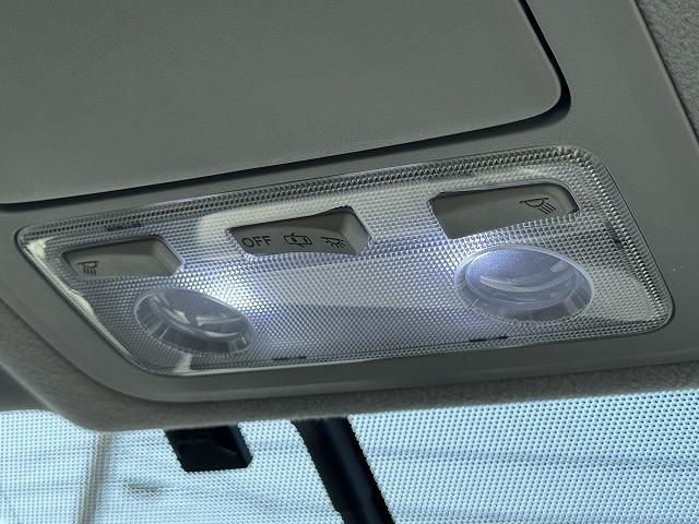 ヴォクシー ハイブリッドV モデリスタエアロ 両側電動スライドドア クルーズコントロール シートヒーター 純正9型ナビTV バックカメラ LEDヘッド 社外15インチアルミ 置くだけ充電 ステアリングスイッチ Bluetooth(61枚目)