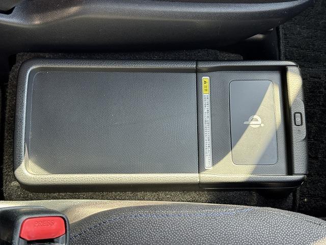 ヴォクシー ハイブリッドV モデリスタエアロ 両側電動スライドドア クルーズコントロール シートヒーター 純正9型ナビTV バックカメラ LEDヘッド 社外15インチアルミ 置くだけ充電 ステアリングスイッチ Bluetooth(67枚目)