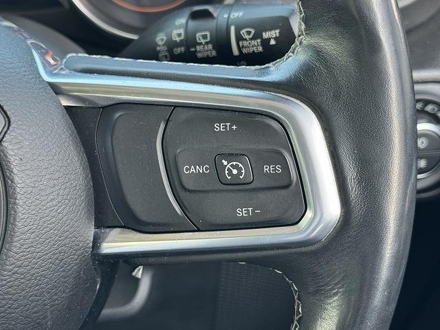 【クルーズコントロール】装備車両です。遠距離ドライブの高速道路などでは大活躍で疲労軽減に役立ちます。