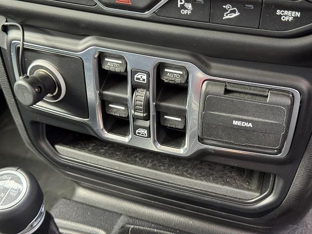 【オンライン商談】遠方販売もお任せ下さい。弊社御成約の６割が遠方のお客様です！日本全国どちらにでもお車の販売・ご納車が可能でございます。