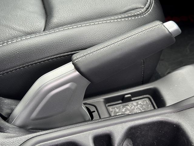 【各種オートローン】もご用意しております。頭金０円・ボーナス無しから審査可能。１２回から１２０回までお支払回数がお選び頂けます中古車から新車すべてにご利用頂けますのでお気軽にスタッフへご相談ください