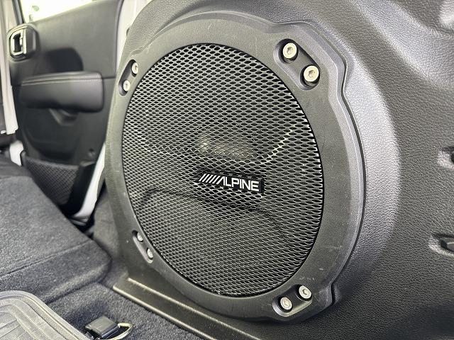 【ＡＬＰＩＮＥスピーカー】高音質スピーカーを搭載しております。専用チューニングにより、クリアで臨場感あふれるサウンドを実現しワンランク上の空間をお楽しみください。