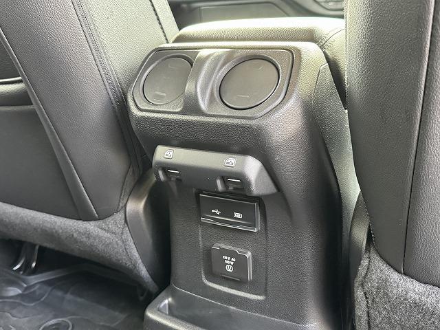 【１００Ｖ　ＡＣ電源（１５００Ｗ）】　最大出力は１５００Ｗなので、アウトドアでコーヒーメーカーや炊飯器、ホットプレートなど消費電力の大きい電化製品を便利に利用できます。