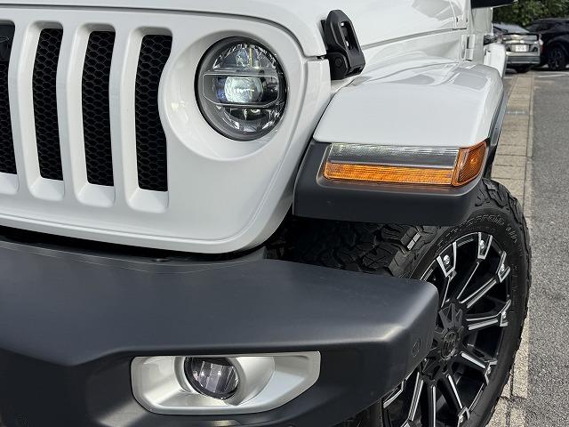 【ＬＥＤヘッドライト】非常に明るく前方を照らしてくれるので、悪天候や夜間の走行時も視界良好で安心してお乗りいただけます。【フォグライト】がついており夜間走行の存在感・視界アップ☆