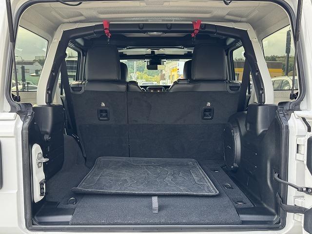 【任意保険】自動車と一緒に任意保険もご相談下さい。専任スタッフがお車に合った内容をご提案させていただきます。