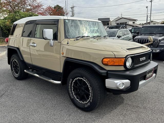 FJクルーザー カラーパッケージ クルーズコントロール 社外ナビTV デジタルインナーミラー クリアランスソナー バックカメラ 社外17インチアルミ ステアリングスイッチ Bluetooth接続 ミュージックサーバー CD/DVD再生(22枚目)