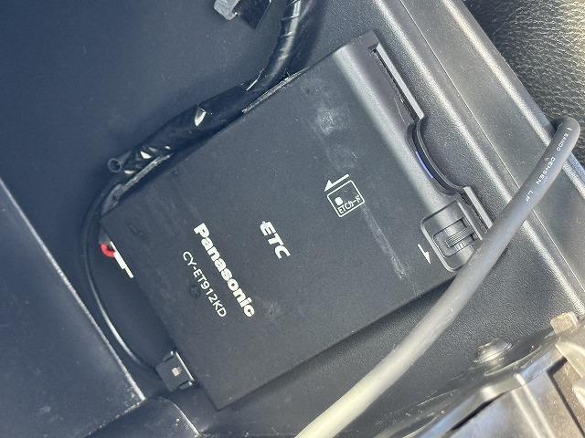 ジープ・ラングラーアンリミテッド スポーツ クルーズコントロール ナビTV サイド・バックカメラ サイドステップ ステアリングスイッチ 純正17インチアルミ ダウンヒルアシスト キーレスエントリー ドライブレコーダー ETC CD/DVD再生(15枚目)