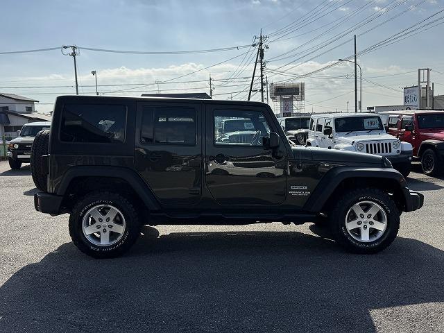 ジープ・ラングラーアンリミテッド スポーツ クルーズコントロール ナビTV サイド・バックカメラ サイドステップ ステアリングスイッチ 純正17インチアルミ ダウンヒルアシスト キーレスエントリー ドライブレコーダー ETC CD/DVD再生(23枚目)