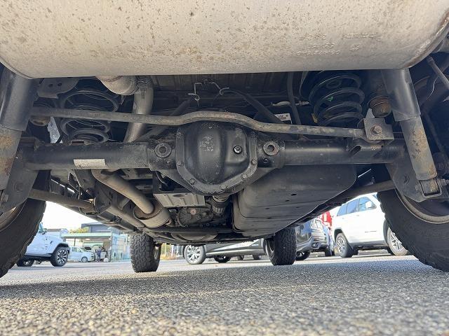 ジープ・ラングラーアンリミテッド スポーツ クルーズコントロール ナビTV サイド・バックカメラ サイドステップ ステアリングスイッチ 純正17インチアルミ ダウンヒルアシスト キーレスエントリー ドライブレコーダー ETC CD/DVD再生(34枚目)