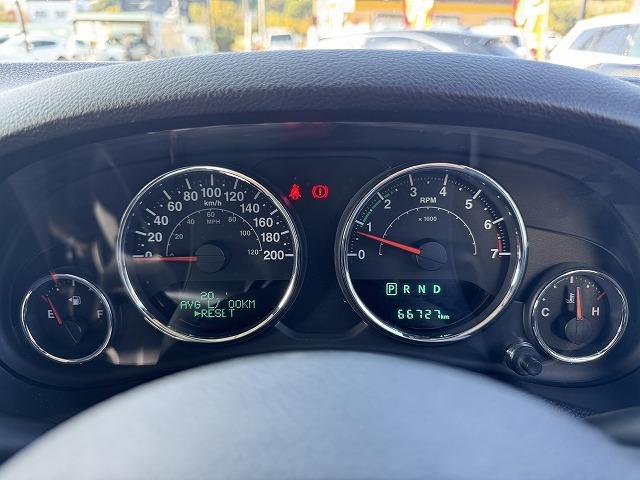 ジープ・ラングラーアンリミテッド スポーツ クルーズコントロール ナビTV サイド・バックカメラ サイドステップ ステアリングスイッチ 純正17インチアルミ ダウンヒルアシスト キーレスエントリー ドライブレコーダー ETC CD/DVD再生(46枚目)