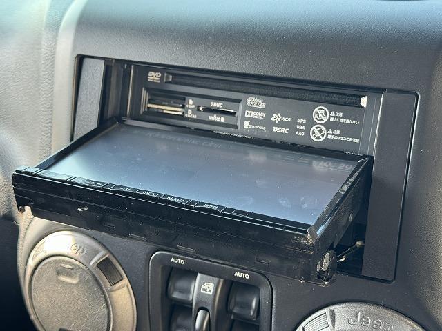 ジープ・ラングラーアンリミテッド スポーツ クルーズコントロール ナビTV サイド・バックカメラ サイドステップ ステアリングスイッチ 純正17インチアルミ ダウンヒルアシスト キーレスエントリー ドライブレコーダー ETC CD/DVD再生(51枚目)