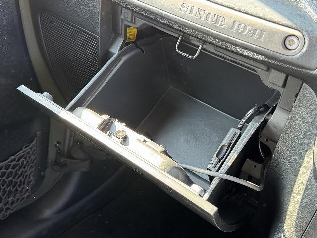 ジープ・ラングラーアンリミテッド スポーツ クルーズコントロール ナビTV サイド・バックカメラ サイドステップ ステアリングスイッチ 純正17インチアルミ ダウンヒルアシスト キーレスエントリー ドライブレコーダー ETC CD/DVD再生(57枚目)