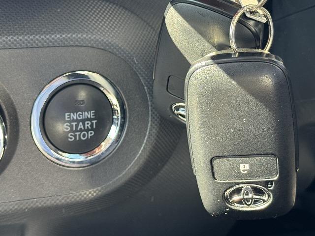 ライズ Ｚ　衝突軽減Ｓ　レーダークルーズコントロール　クリアランスソナー　純正ナビＴＶ　シートヒーター　ＬＥＤヘッド　ステアリングスイッチ　アイドリングストップ　スマートキー　純正１７インチアルミ　バックカメラ（9枚目）