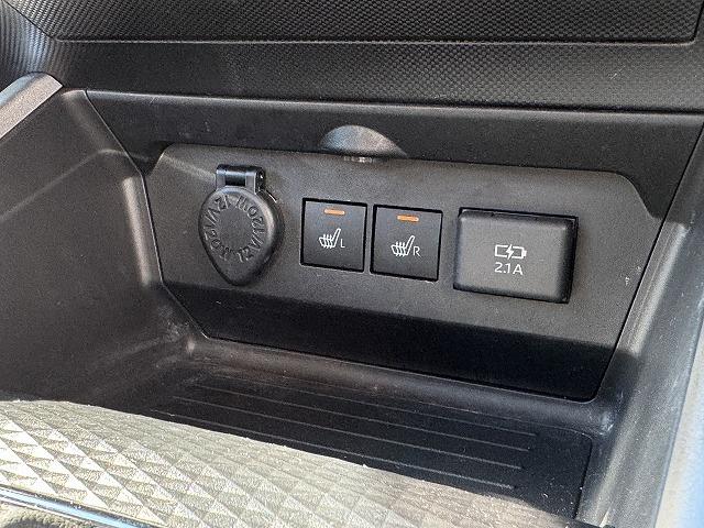 ライズ Ｚ　衝突軽減Ｓ　レーダークルーズコントロール　クリアランスソナー　純正ナビＴＶ　シートヒーター　ＬＥＤヘッド　ステアリングスイッチ　アイドリングストップ　スマートキー　純正１７インチアルミ　バックカメラ（10枚目）