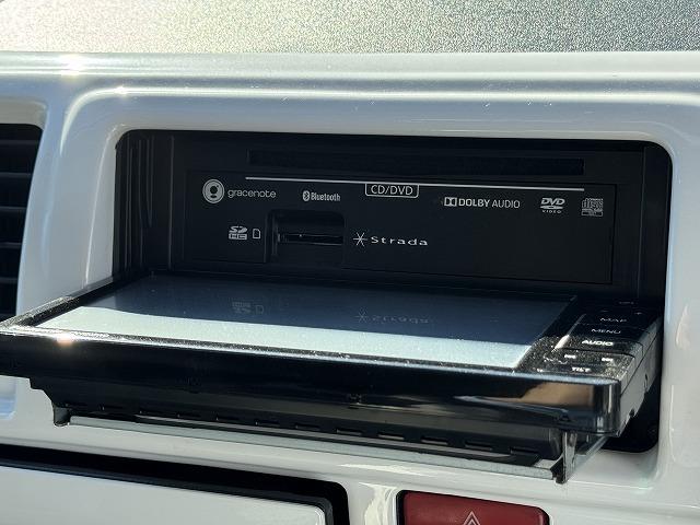 ハイエースバン ロングスーパーＧＬ　純正ナビＴＶ　社外リアテール　フリップダウンモニター　デジタルインナーミラー　バックカメラ　ＬＥＤヘッド　ステアリングスイッチ　Ｂｌｕｅｔｏｏｔｈ接続　ＣＤ／ＤＶＤ再生　ミュージックサーバー　ＥＴＣ（21枚目）