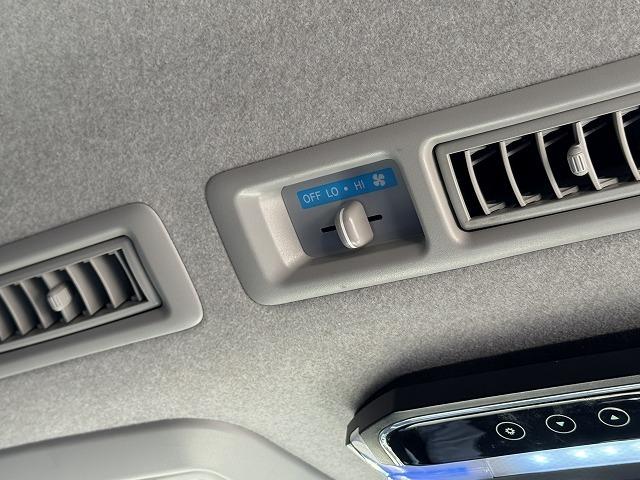 ハイエースバン ロングスーパーＧＬ　純正ナビＴＶ　社外リアテール　フリップダウンモニター　デジタルインナーミラー　バックカメラ　ＬＥＤヘッド　ステアリングスイッチ　Ｂｌｕｅｔｏｏｔｈ接続　ＣＤ／ＤＶＤ再生　ミュージックサーバー　ＥＴＣ（54枚目）