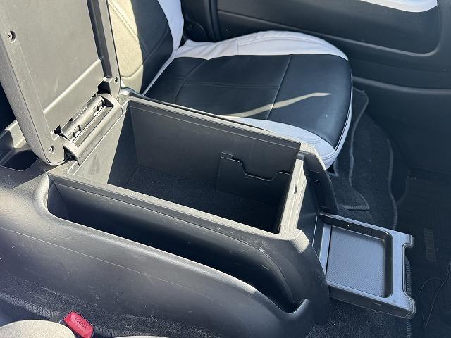 ハイエースバン ロングスーパーＧＬ　純正ナビＴＶ　社外リアテール　フリップダウンモニター　デジタルインナーミラー　バックカメラ　ＬＥＤヘッド　ステアリングスイッチ　Ｂｌｕｅｔｏｏｔｈ接続　ＣＤ／ＤＶＤ再生　ミュージックサーバー　ＥＴＣ（56枚目）