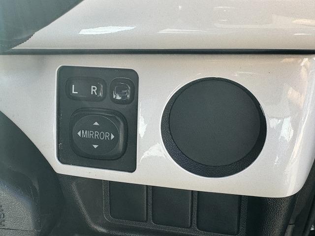 ハイエースバン ロングスーパーＧＬ　純正ナビＴＶ　社外リアテール　フリップダウンモニター　デジタルインナーミラー　バックカメラ　ＬＥＤヘッド　ステアリングスイッチ　Ｂｌｕｅｔｏｏｔｈ接続　ＣＤ／ＤＶＤ再生　ミュージックサーバー　ＥＴＣ（58枚目）