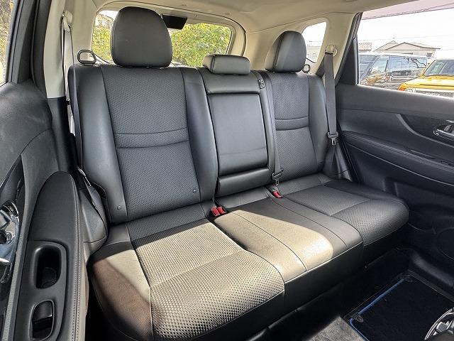 エクストレイル ２０Ｘｉ　ハイブリッド　プロパイロット　アラウンドビューモニター　デジタルインナーミラー　電動リアゲート　防水カプロンシート　ルーフレール　社外ナビＴＶ　ＬＥＤヘッド　電動パーキング　純正１７インチアルミ　Ｂｌｕｅｔｏｏｔｈ（7枚目）