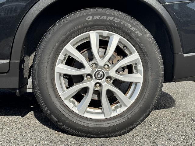 エクストレイル ２０Ｘｉ　ハイブリッド　プロパイロット　アラウンドビューモニター　デジタルインナーミラー　電動リアゲート　防水カプロンシート　ルーフレール　社外ナビＴＶ　ＬＥＤヘッド　電動パーキング　純正１７インチアルミ　Ｂｌｕｅｔｏｏｔｈ（30枚目）