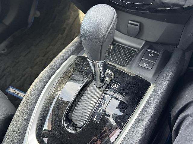 エクストレイル ２０Ｘｉ　ハイブリッド　プロパイロット　アラウンドビューモニター　デジタルインナーミラー　電動リアゲート　防水カプロンシート　ルーフレール　社外ナビＴＶ　ＬＥＤヘッド　電動パーキング　純正１７インチアルミ　Ｂｌｕｅｔｏｏｔｈ（49枚目）