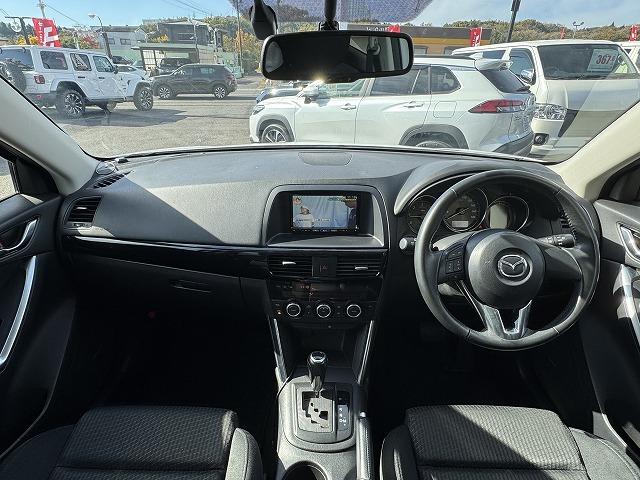 ＣＸ－５ ＸＤ　ＢＯＳＥサウンドスピーカー　社外ナビＴＶ　純正１９インチアルミホイール　サイド・バックカメラ　ＨＩＤヘッド　オートライト　ステアリングスイッチ　スマートキー　アイドリングストップ　オートライト　ＥＴＣ（2枚目）