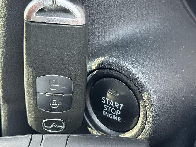 ＣＸ－５ ＸＤ　ＢＯＳＥサウンドスピーカー　社外ナビＴＶ　純正１９インチアルミホイール　サイド・バックカメラ　ＨＩＤヘッド　オートライト　ステアリングスイッチ　スマートキー　アイドリングストップ　オートライト　ＥＴＣ（9枚目）