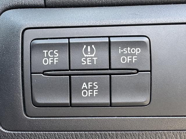 ＣＸ－５ ＸＤ　ＢＯＳＥサウンドスピーカー　社外ナビＴＶ　純正１９インチアルミホイール　サイド・バックカメラ　ＨＩＤヘッド　オートライト　ステアリングスイッチ　スマートキー　アイドリングストップ　オートライト　ＥＴＣ（16枚目）