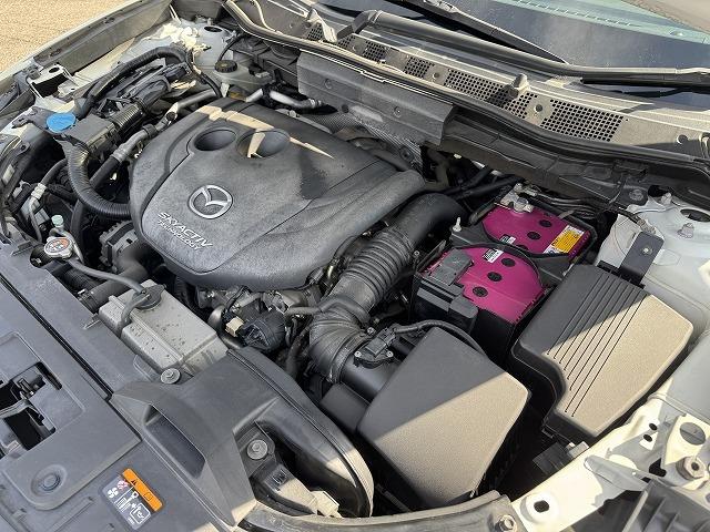 ＣＸ－５ ＸＤ　ＢＯＳＥサウンドスピーカー　社外ナビＴＶ　純正１９インチアルミホイール　サイド・バックカメラ　ＨＩＤヘッド　オートライト　ステアリングスイッチ　スマートキー　アイドリングストップ　オートライト　ＥＴＣ（20枚目）