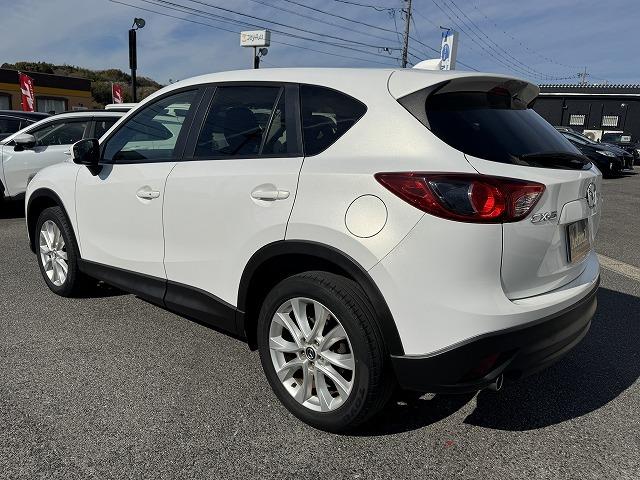 ＣＸ－５ ＸＤ　ＢＯＳＥサウンドスピーカー　社外ナビＴＶ　純正１９インチアルミホイール　サイド・バックカメラ　ＨＩＤヘッド　オートライト　ステアリングスイッチ　スマートキー　アイドリングストップ　オートライト　ＥＴＣ（26枚目）