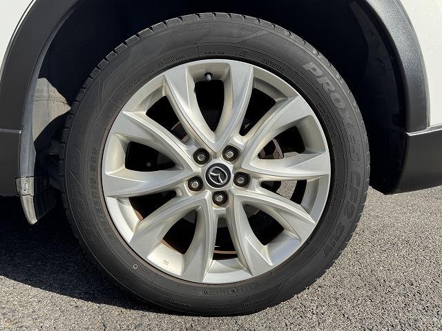 ＣＸ－５ ＸＤ　ＢＯＳＥサウンドスピーカー　社外ナビＴＶ　純正１９インチアルミホイール　サイド・バックカメラ　ＨＩＤヘッド　オートライト　ステアリングスイッチ　スマートキー　アイドリングストップ　オートライト　ＥＴＣ（30枚目）