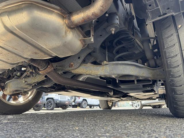 ＣＸ－５ ＸＤ　ＢＯＳＥサウンドスピーカー　社外ナビＴＶ　純正１９インチアルミホイール　サイド・バックカメラ　ＨＩＤヘッド　オートライト　ステアリングスイッチ　スマートキー　アイドリングストップ　オートライト　ＥＴＣ（35枚目）