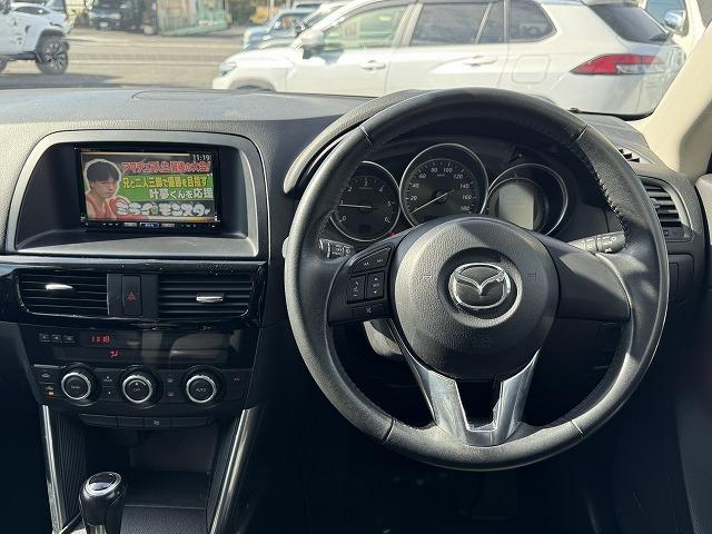 ＣＸ－５ ＸＤ　ＢＯＳＥサウンドスピーカー　社外ナビＴＶ　純正１９インチアルミホイール　サイド・バックカメラ　ＨＩＤヘッド　オートライト　ステアリングスイッチ　スマートキー　アイドリングストップ　オートライト　ＥＴＣ（41枚目）