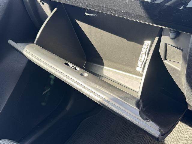 ＣＸ－５ ＸＤ　ＢＯＳＥサウンドスピーカー　社外ナビＴＶ　純正１９インチアルミホイール　サイド・バックカメラ　ＨＩＤヘッド　オートライト　ステアリングスイッチ　スマートキー　アイドリングストップ　オートライト　ＥＴＣ（54枚目）