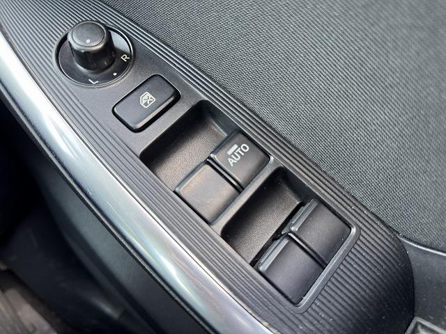 ＣＸ－５ ＸＤ　ＢＯＳＥサウンドスピーカー　社外ナビＴＶ　純正１９インチアルミホイール　サイド・バックカメラ　ＨＩＤヘッド　オートライト　ステアリングスイッチ　スマートキー　アイドリングストップ　オートライト　ＥＴＣ（58枚目）