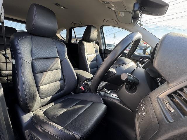 ＣＸ－５ ＸＤ　Ｌパッケージ　純正ナビＴＶ　クルーズコントロール　ＢＯＳＥサウンドスピーカー　黒革シート　シートヒーター　電動シート　ブラインドスポットモニター　サイド・バックカメラ　ステアリングスイッチ　アイドリングストップ（6枚目）