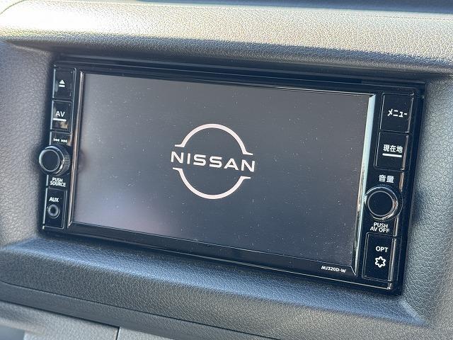 ＮＶ３５０キャラバンバン ロングプレミアムＧＸ　ベッドキット　衝突軽減Ｓ　アラウンドビューモニター　ＭＡＤＣＲＯＳＳ１６インチアルミ　電動スライドドア　純正ナビＴＶ　ＬＥＤヘッド　Ｗエアバック　ＥＴＣ　ドライブレコーダー　横滑り防止　後席エアコン（9枚目）