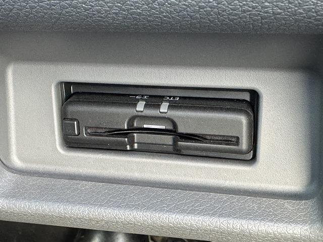 ＮＶ３５０キャラバンバン ロングプレミアムＧＸ　ベッドキット　衝突軽減Ｓ　アラウンドビューモニター　ＭＡＤＣＲＯＳＳ１６インチアルミ　電動スライドドア　純正ナビＴＶ　ＬＥＤヘッド　Ｗエアバック　ＥＴＣ　ドライブレコーダー　横滑り防止　後席エアコン（12枚目）