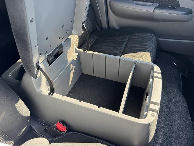 ＮＶ３５０キャラバンバン ロングプレミアムＧＸ　ベッドキット　衝突軽減Ｓ　アラウンドビューモニター　ＭＡＤＣＲＯＳＳ１６インチアルミ　電動スライドドア　純正ナビＴＶ　ＬＥＤヘッド　Ｗエアバック　ＥＴＣ　ドライブレコーダー　横滑り防止　後席エアコン（17枚目）