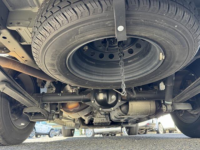 ＮＶ３５０キャラバンバン ロングプレミアムＧＸ　ベッドキット　衝突軽減Ｓ　アラウンドビューモニター　ＭＡＤＣＲＯＳＳ１６インチアルミ　電動スライドドア　純正ナビＴＶ　ＬＥＤヘッド　Ｗエアバック　ＥＴＣ　ドライブレコーダー　横滑り防止　後席エアコン（37枚目）