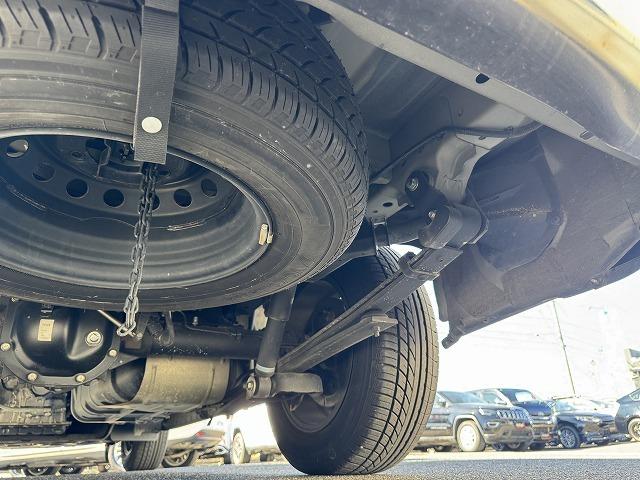 ＮＶ３５０キャラバンバン ロングプレミアムＧＸ　ベッドキット　衝突軽減Ｓ　アラウンドビューモニター　ＭＡＤＣＲＯＳＳ１６インチアルミ　電動スライドドア　純正ナビＴＶ　ＬＥＤヘッド　Ｗエアバック　ＥＴＣ　ドライブレコーダー　横滑り防止　後席エアコン（38枚目）