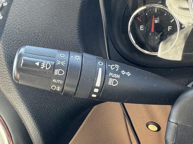 ジープ・ラングラーアンリミテッド サハラ　純正８型ナビＴＶ　ＡＬＰＩＮＥスピーカー　クルーズコントロール　革シート　リクライニングキット　ＸＴＲＥＭＥ－Ｊ１８インチアルミ　シートヒーター　サイドステップ　サイド・バックカメラ　ＢＴ接続　ＥＴＣ（14枚目）