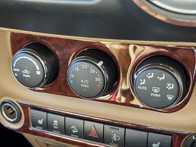 ジープ・ラングラーアンリミテッド サハラ　純正８型ナビＴＶ　ＡＬＰＩＮＥスピーカー　クルーズコントロール　革シート　リクライニングキット　ＸＴＲＥＭＥ－Ｊ１８インチアルミ　シートヒーター　サイドステップ　サイド・バックカメラ　ＢＴ接続　ＥＴＣ（15枚目）