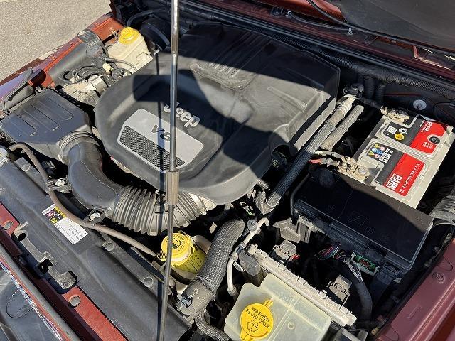 ジープ・ラングラーアンリミテッド サハラ　純正８型ナビＴＶ　ＡＬＰＩＮＥスピーカー　クルーズコントロール　革シート　リクライニングキット　ＸＴＲＥＭＥ－Ｊ１８インチアルミ　シートヒーター　サイドステップ　サイド・バックカメラ　ＢＴ接続　ＥＴＣ（20枚目）