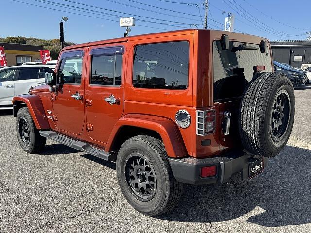 ジープ・ラングラーアンリミテッド サハラ　純正８型ナビＴＶ　ＡＬＰＩＮＥスピーカー　クルーズコントロール　革シート　リクライニングキット　ＸＴＲＥＭＥ－Ｊ１８インチアルミ　シートヒーター　サイドステップ　サイド・バックカメラ　ＢＴ接続　ＥＴＣ（26枚目）