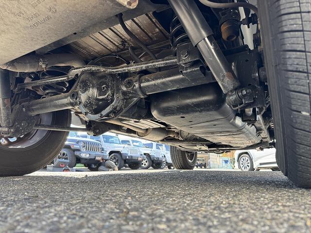 ジープ・ラングラーアンリミテッド サハラ　純正８型ナビＴＶ　ＡＬＰＩＮＥスピーカー　クルーズコントロール　革シート　リクライニングキット　ＸＴＲＥＭＥ－Ｊ１８インチアルミ　シートヒーター　サイドステップ　サイド・バックカメラ　ＢＴ接続　ＥＴＣ（34枚目）