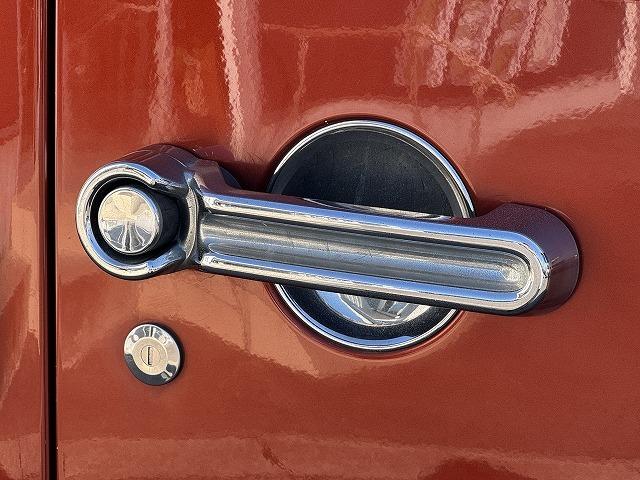 ジープ・ラングラーアンリミテッド サハラ　純正８型ナビＴＶ　ＡＬＰＩＮＥスピーカー　クルーズコントロール　革シート　リクライニングキット　ＸＴＲＥＭＥ－Ｊ１８インチアルミ　シートヒーター　サイドステップ　サイド・バックカメラ　ＢＴ接続　ＥＴＣ（35枚目）