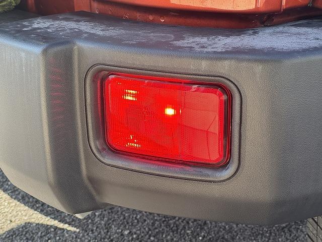 ジープ・ラングラーアンリミテッド サハラ　純正８型ナビＴＶ　ＡＬＰＩＮＥスピーカー　クルーズコントロール　革シート　リクライニングキット　ＸＴＲＥＭＥ－Ｊ１８インチアルミ　シートヒーター　サイドステップ　サイド・バックカメラ　ＢＴ接続　ＥＴＣ（41枚目）