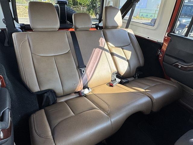 ジープ・ラングラーアンリミテッド サハラ　純正８型ナビＴＶ　ＡＬＰＩＮＥスピーカー　クルーズコントロール　革シート　リクライニングキット　ＸＴＲＥＭＥ－Ｊ１８インチアルミ　シートヒーター　サイドステップ　サイド・バックカメラ　ＢＴ接続　ＥＴＣ（44枚目）