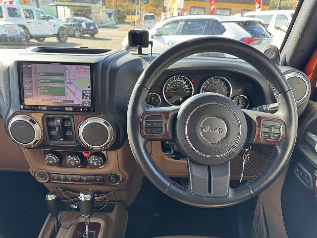 ジープ・ラングラーアンリミテッド サハラ　純正８型ナビＴＶ　ＡＬＰＩＮＥスピーカー　クルーズコントロール　革シート　リクライニングキット　ＸＴＲＥＭＥ－Ｊ１８インチアルミ　シートヒーター　サイドステップ　サイド・バックカメラ　ＢＴ接続　ＥＴＣ（46枚目）